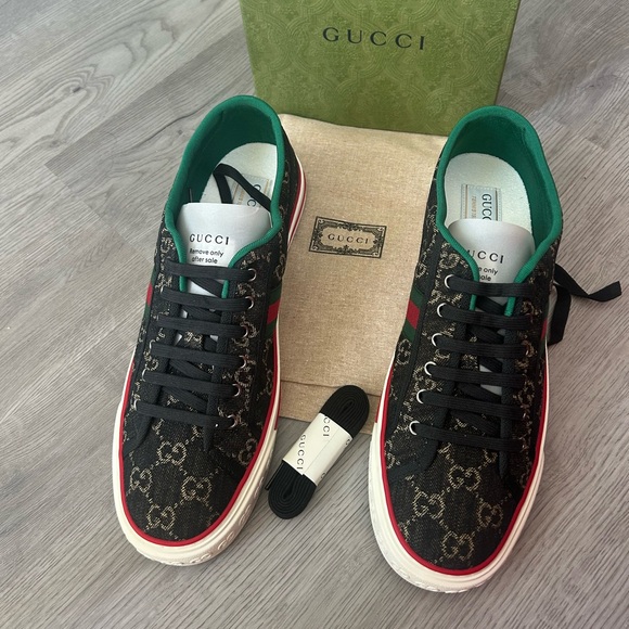 Gucci canvas monogram sneaker new with tags - Picture 2 of 10